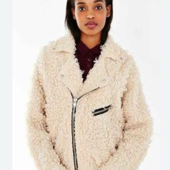 UNIF x Urban Outfitters Cozy Cream Tan Shearling Jacket - Picture 5 of 10